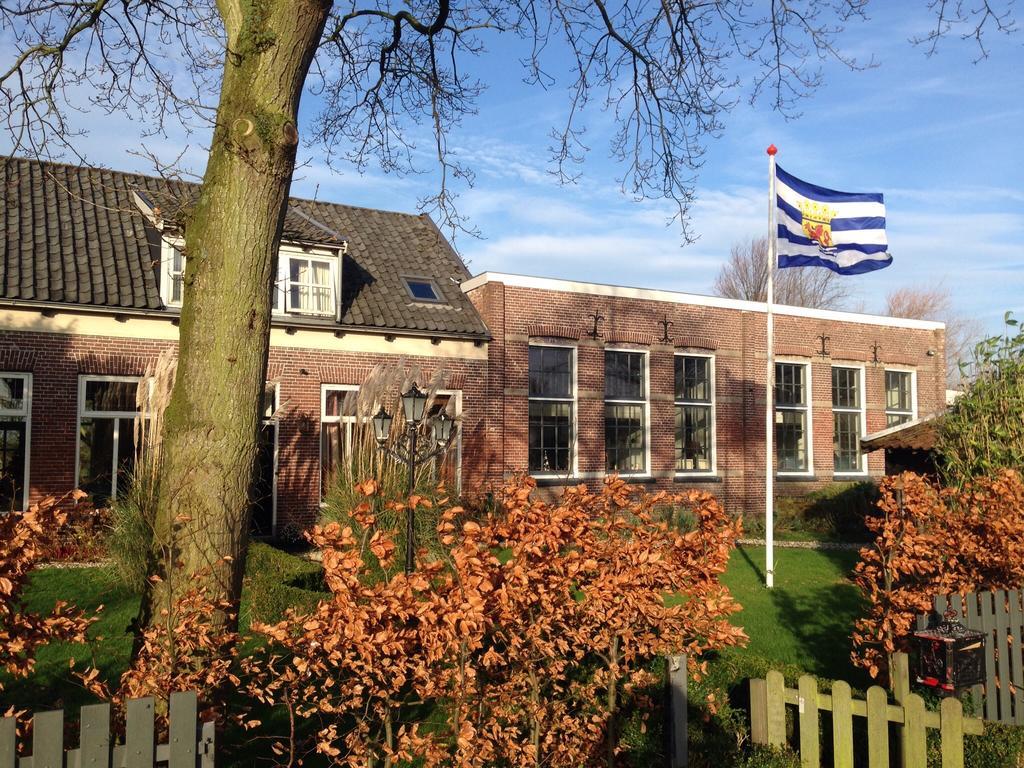 Suite School 15 A Zonnemaire Kamer foto