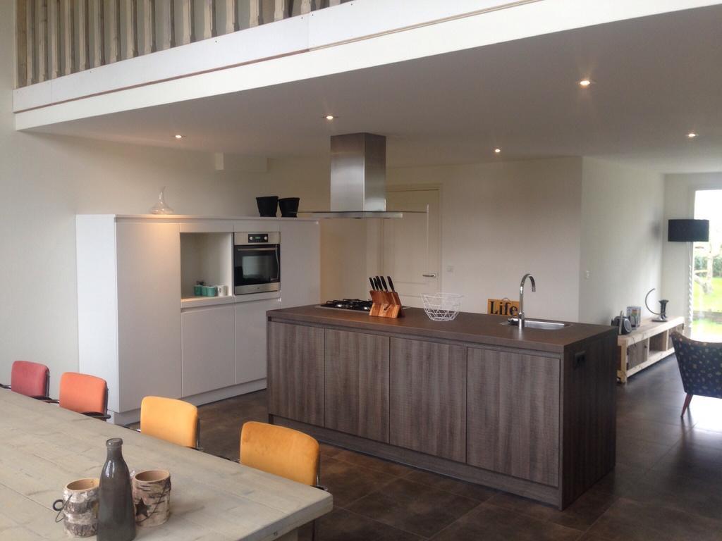 Suite School 15 A Zonnemaire Kamer foto